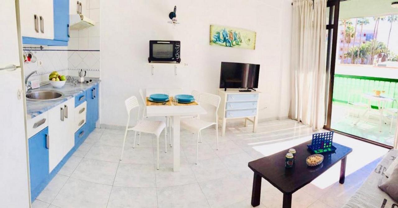 Beach And Pool In Playa De Las Americas Apartment Luaran gambar
