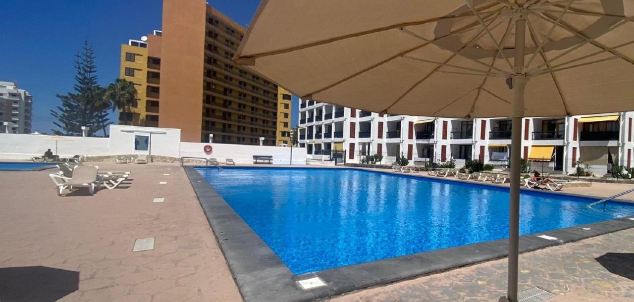 Beach And Pool In Playa De Las Americas Apartment Luaran gambar