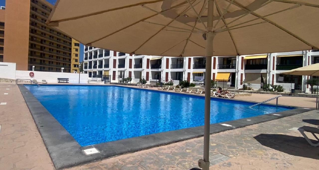Beach And Pool In Playa De Las Americas Apartment Luaran gambar